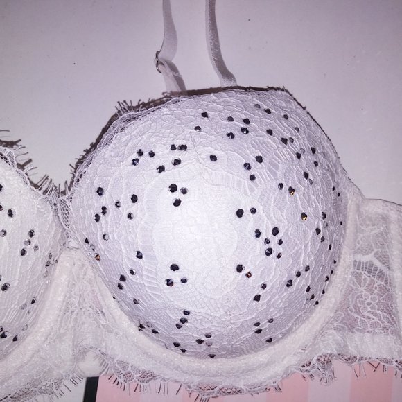 Victoria Secret Bra - Picture 7 of 9